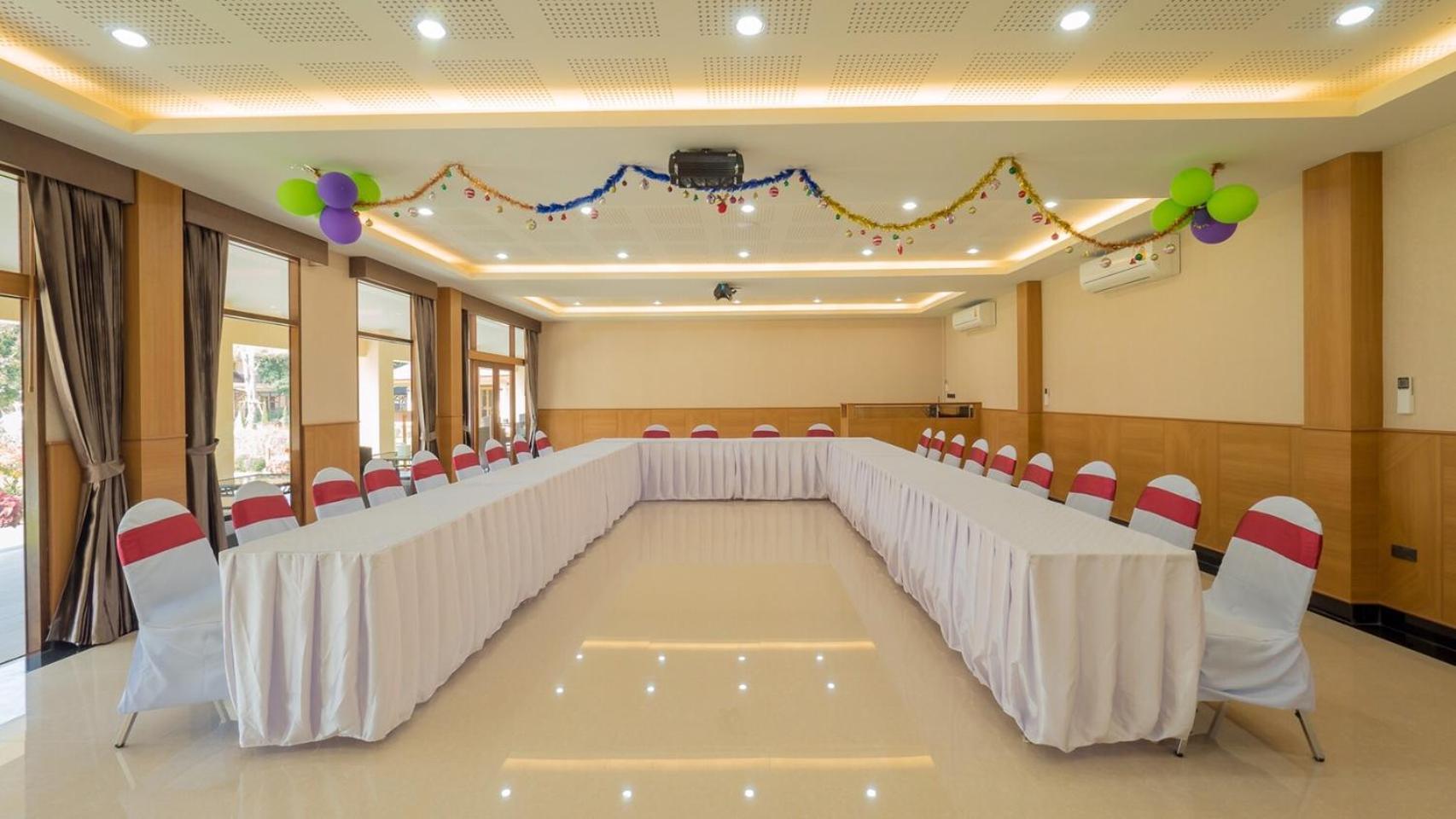 Au Place Hotel Loei Extérieur photo