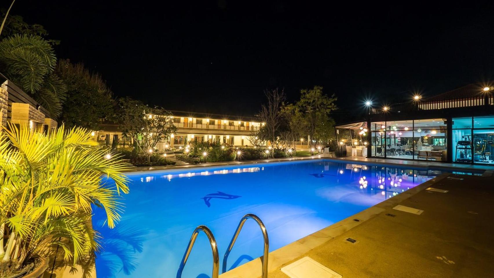 Au Place Hotel Loei Extérieur photo