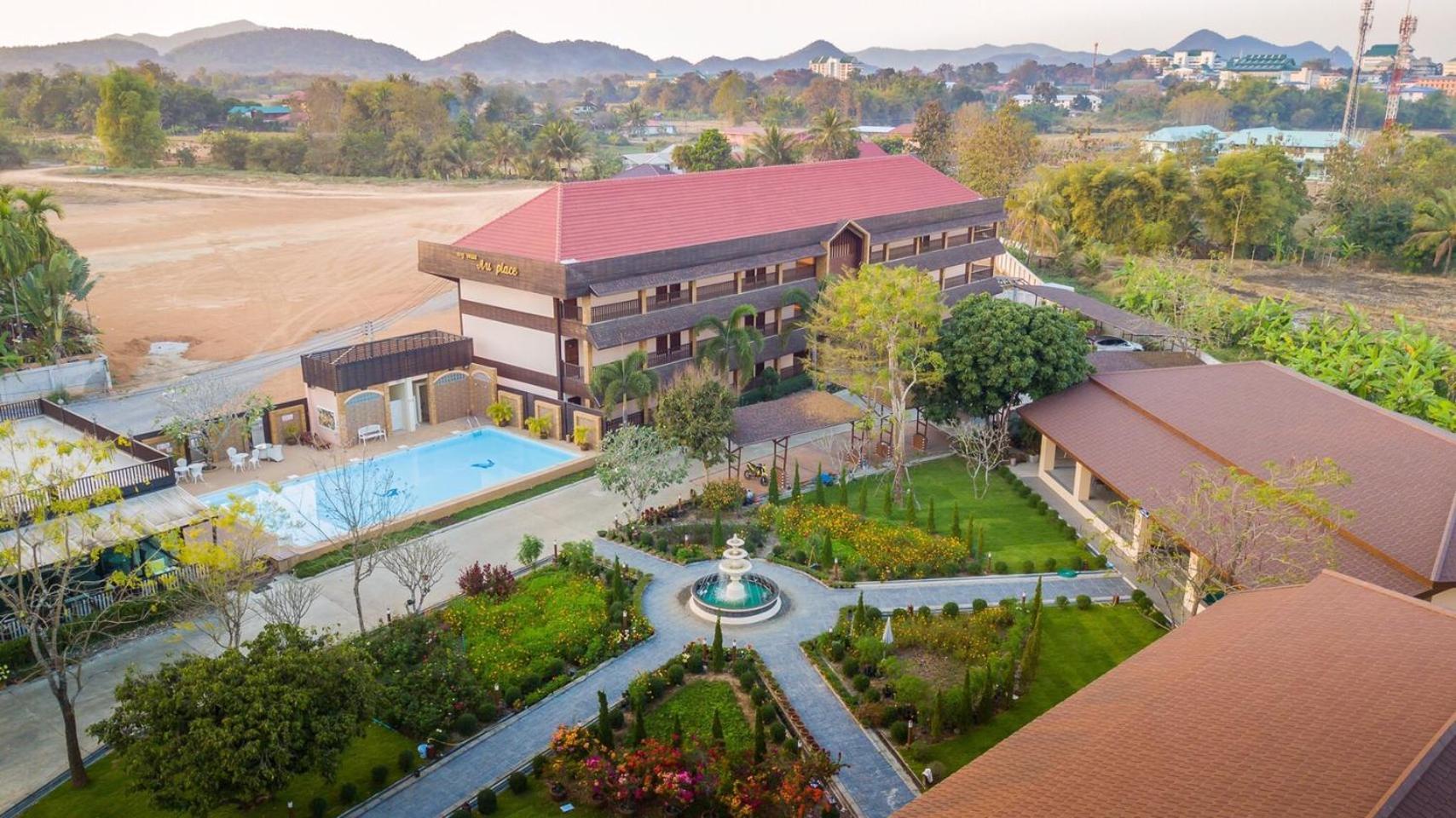 Au Place Hotel Loei Extérieur photo